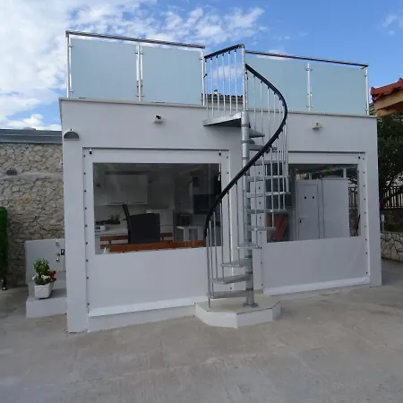 House Tihomir * Rogoznica (Sibenik-Knin)